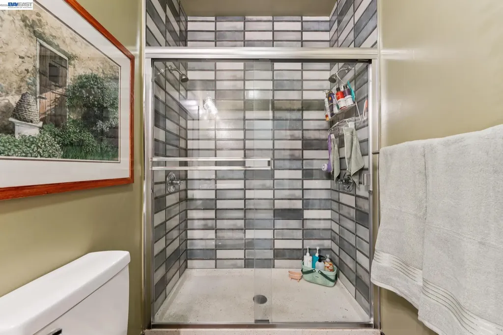 425 11th Street Oakland CA 94606