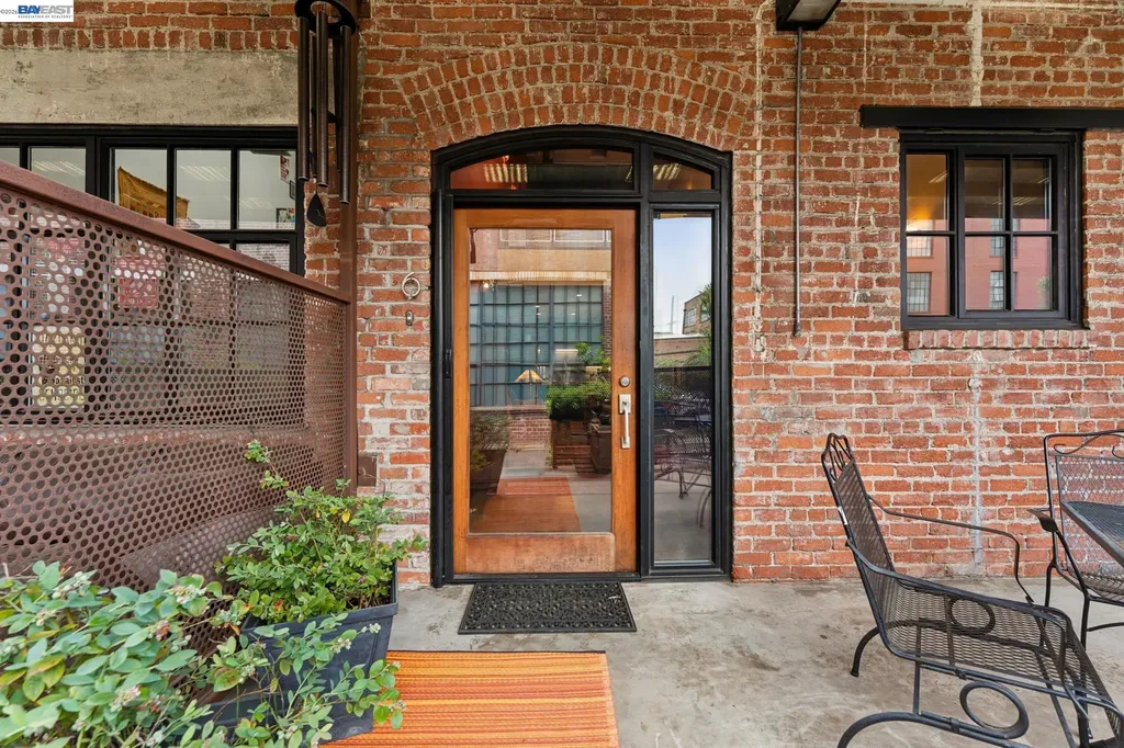 425 11th Street Oakland CA 94606