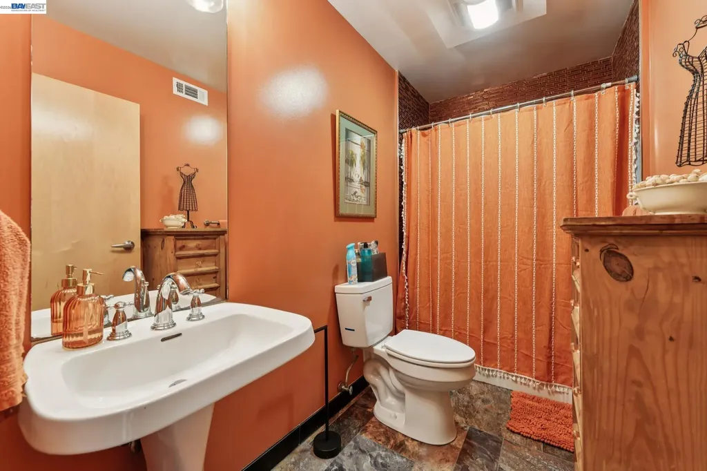 425 11th Street Oakland CA 94606