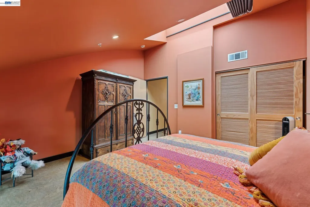 425 11th Street Oakland CA 94606