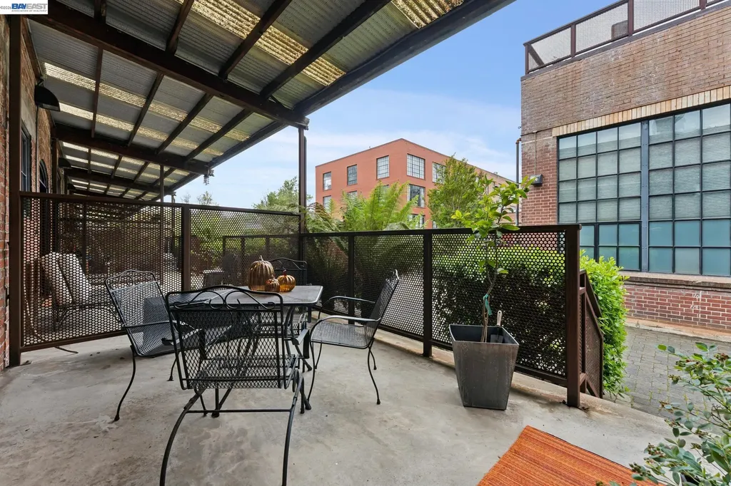 425 11th Street Oakland CA 94606