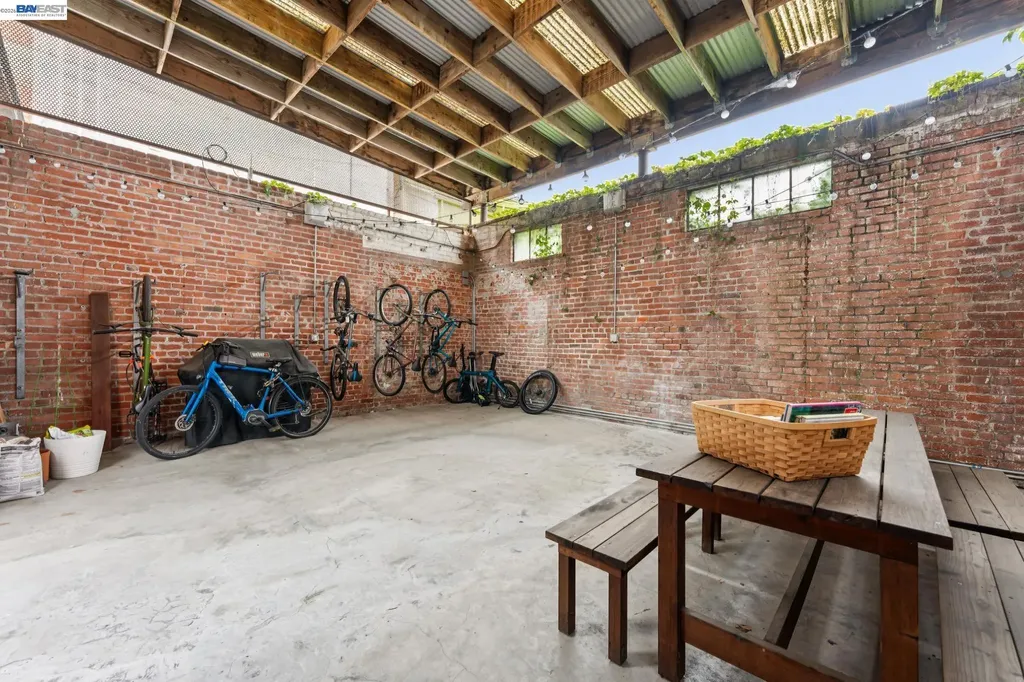 425 11th Street Oakland CA 94606