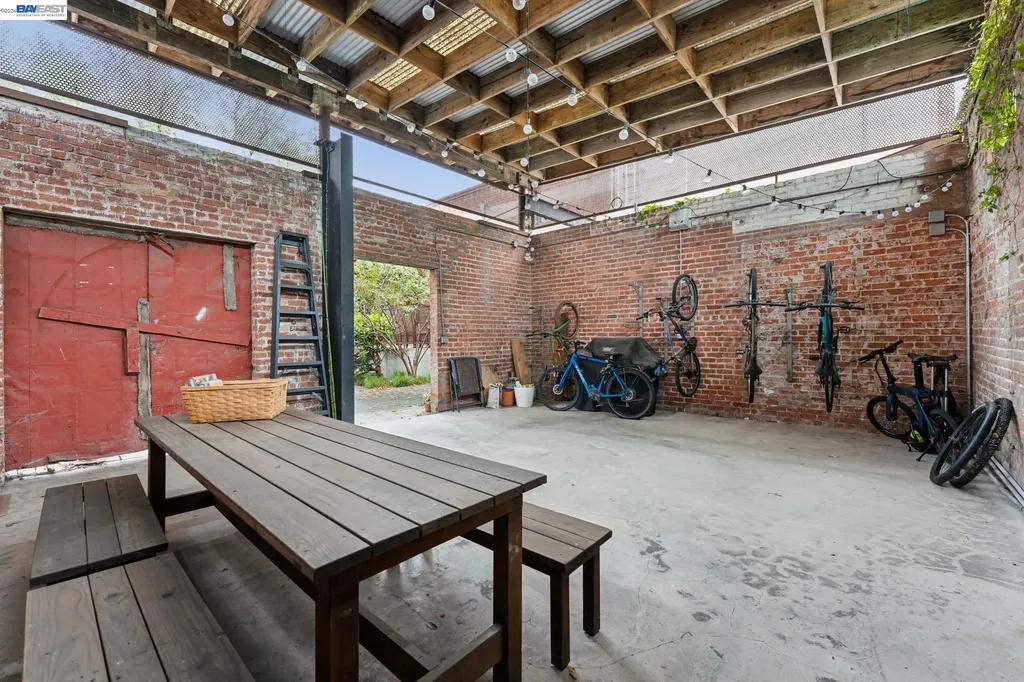 425 11th Street Oakland CA 94606