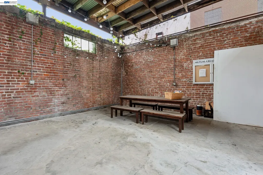 425 11th Street Oakland CA 94606