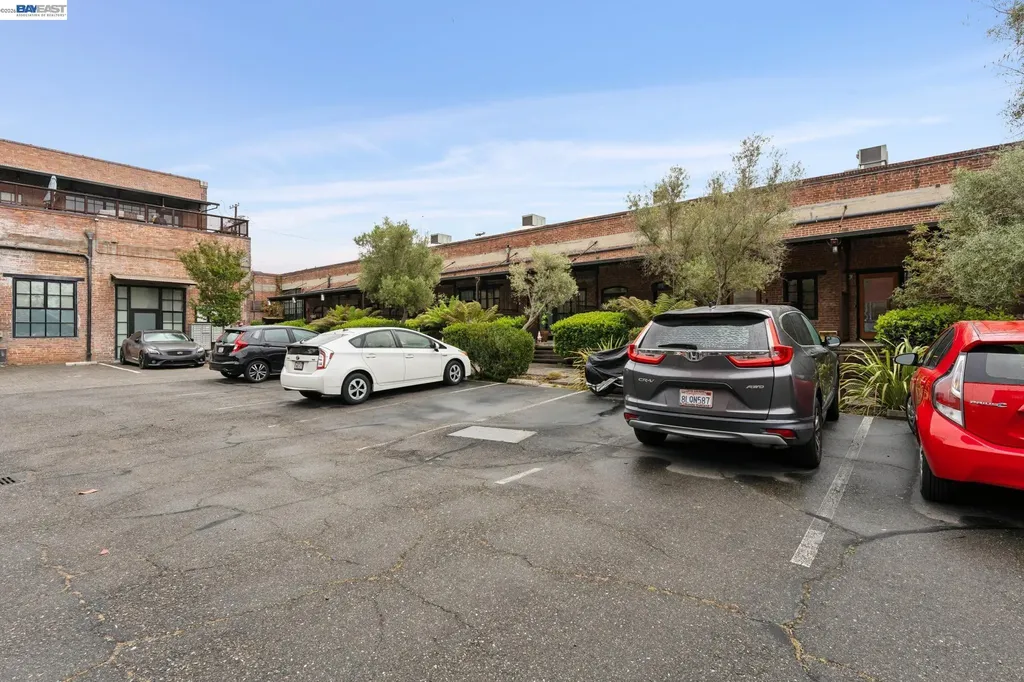 425 11th Street Oakland CA 94606