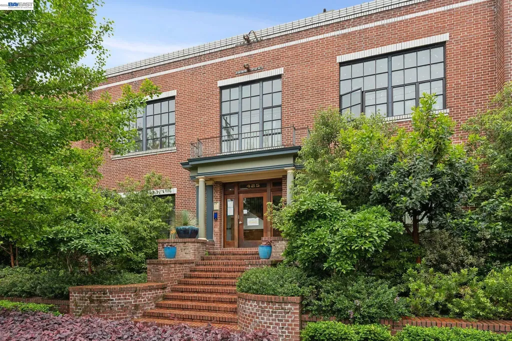 425 11th Street Oakland CA 94606