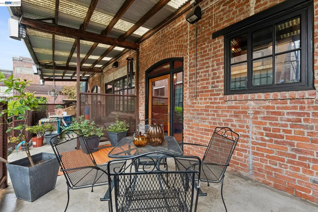 425 11th Street Oakland CA 94606