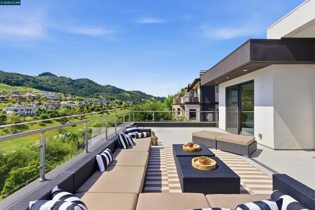 11 Bigleaf Road Orinda CA 94563