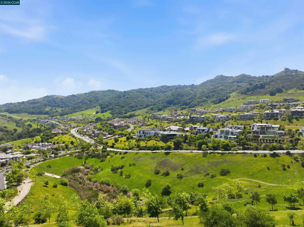 11 Bigleaf Road Orinda CA 94563