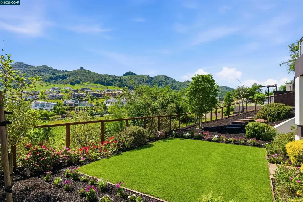 11 Bigleaf Road Orinda CA 94563