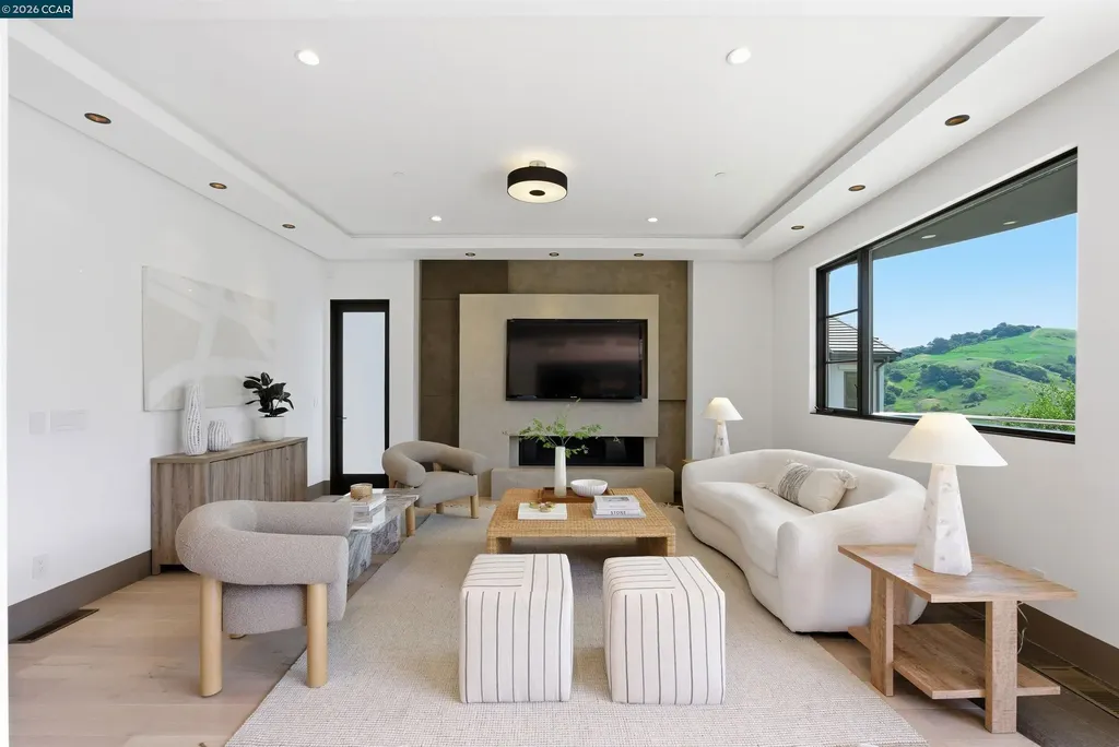11 Bigleaf Road Orinda CA 94563