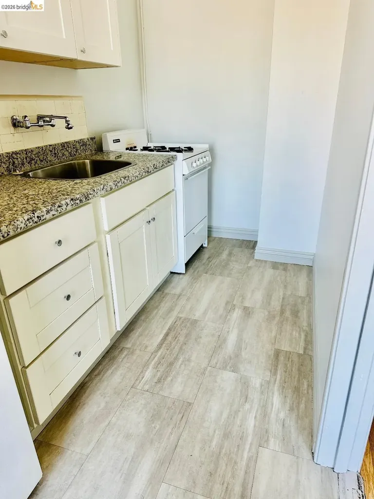 2240 Macarthur Boulevard Oakland CA 94602