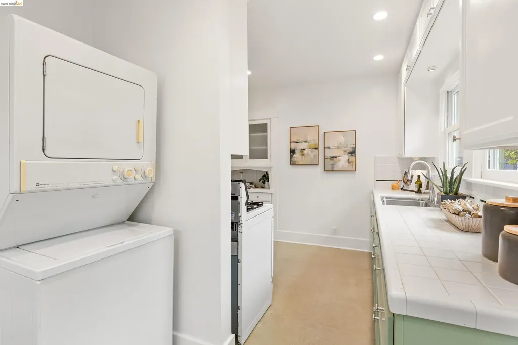 1741 Derby Street Berkeley CA 94703
