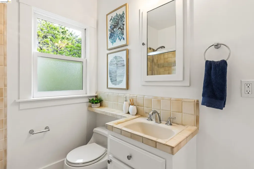 1741 Derby Street Berkeley CA 94703