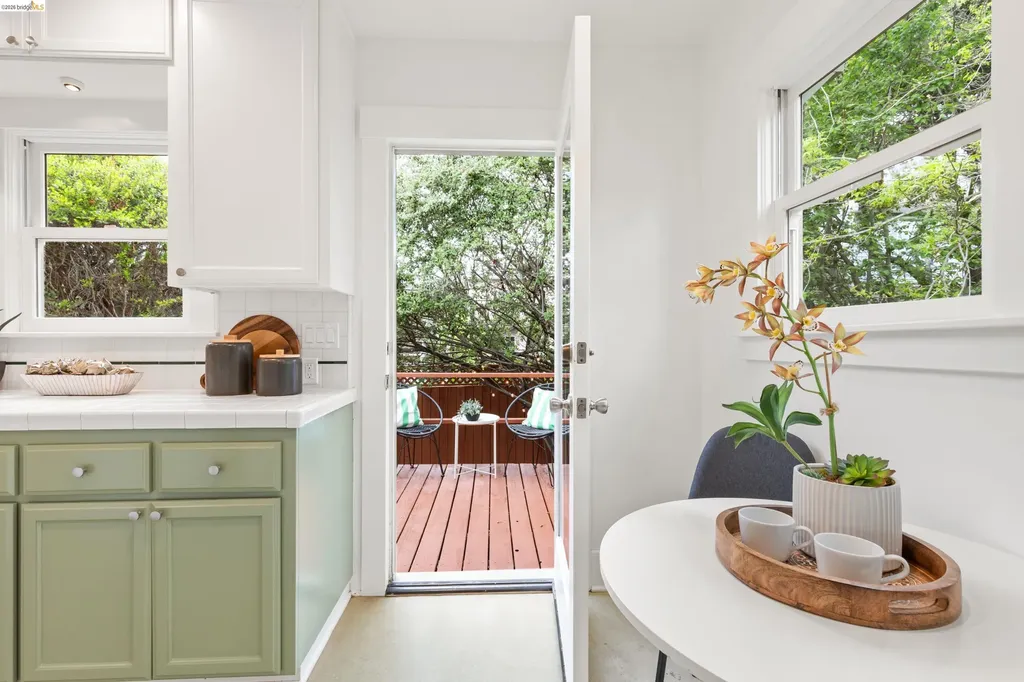 1741 Derby Street Berkeley CA 94703