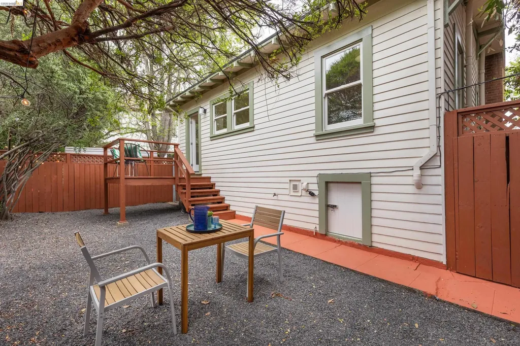 1741 Derby Street Berkeley CA 94703