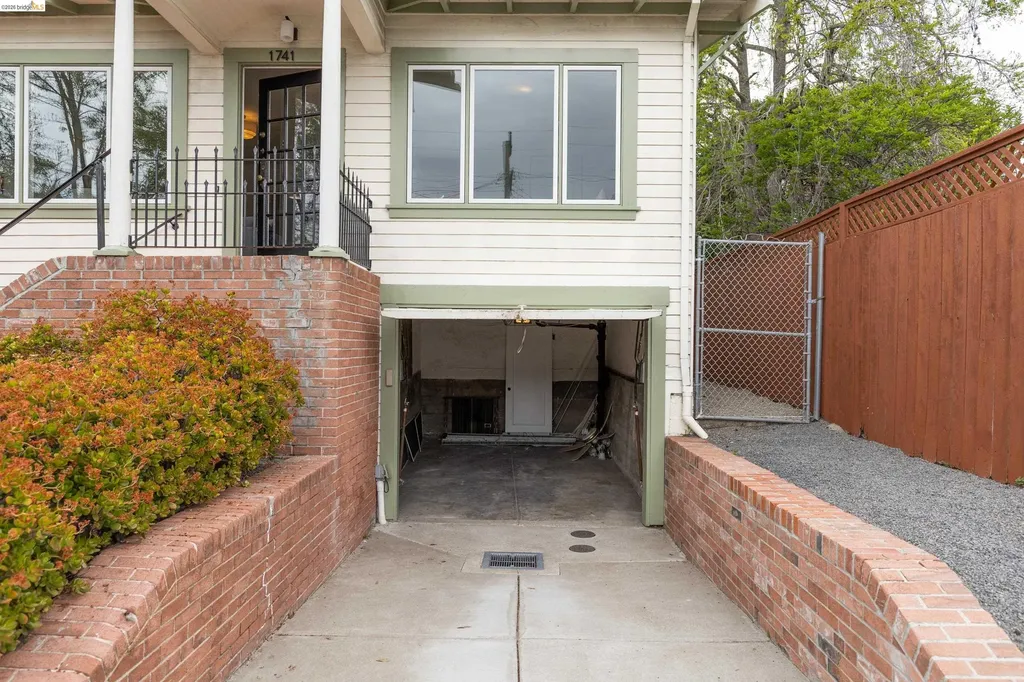 1741 Derby Street Berkeley CA 94703