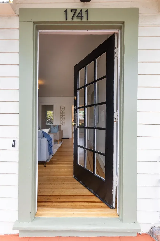 1741 Derby Street Berkeley CA 94703