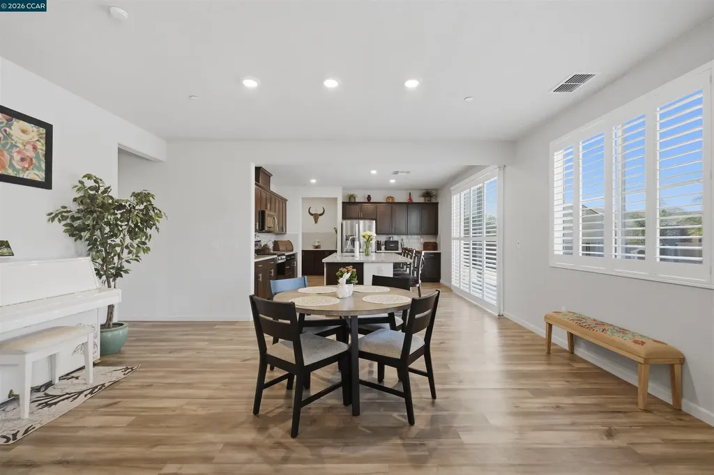 1655 Apricot Court Dixon CA 95620