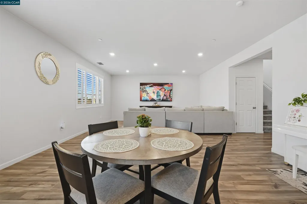 1655 Apricot Court Dixon CA 95620