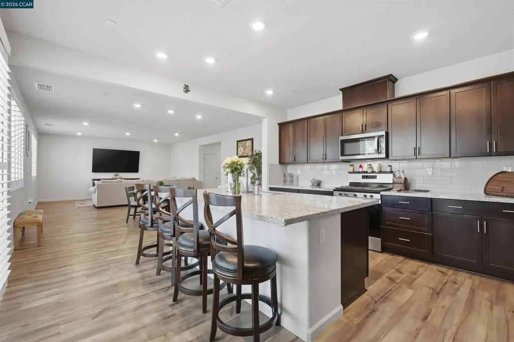 1655 Apricot Court Dixon CA 95620