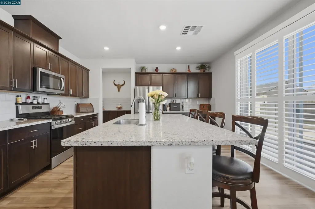 1655 Apricot Court Dixon CA 95620