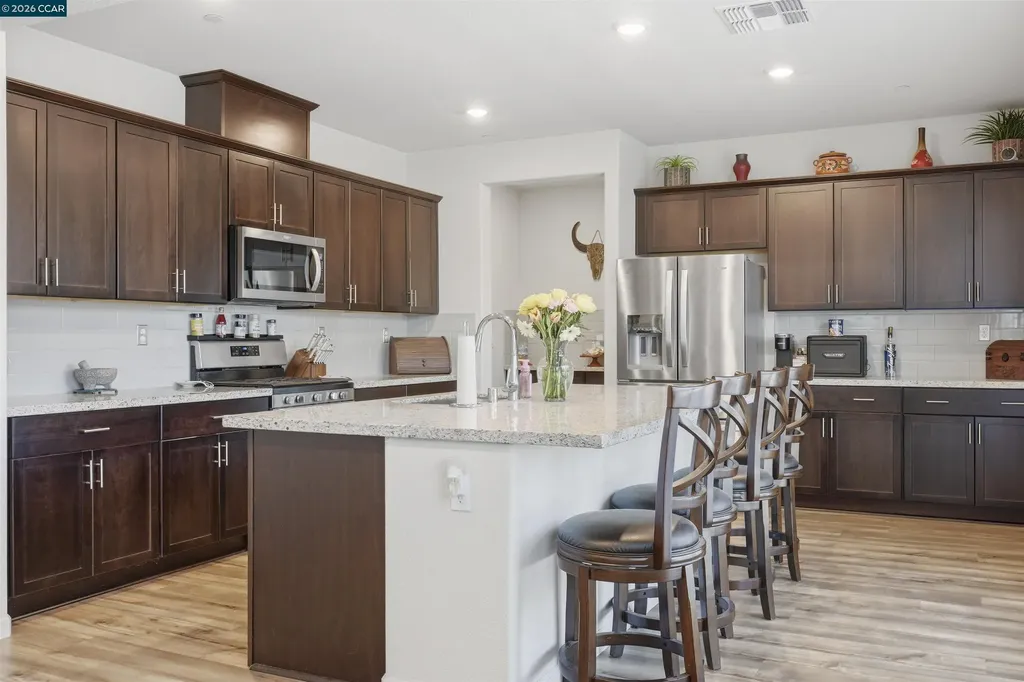 1655 Apricot Court Dixon CA 95620