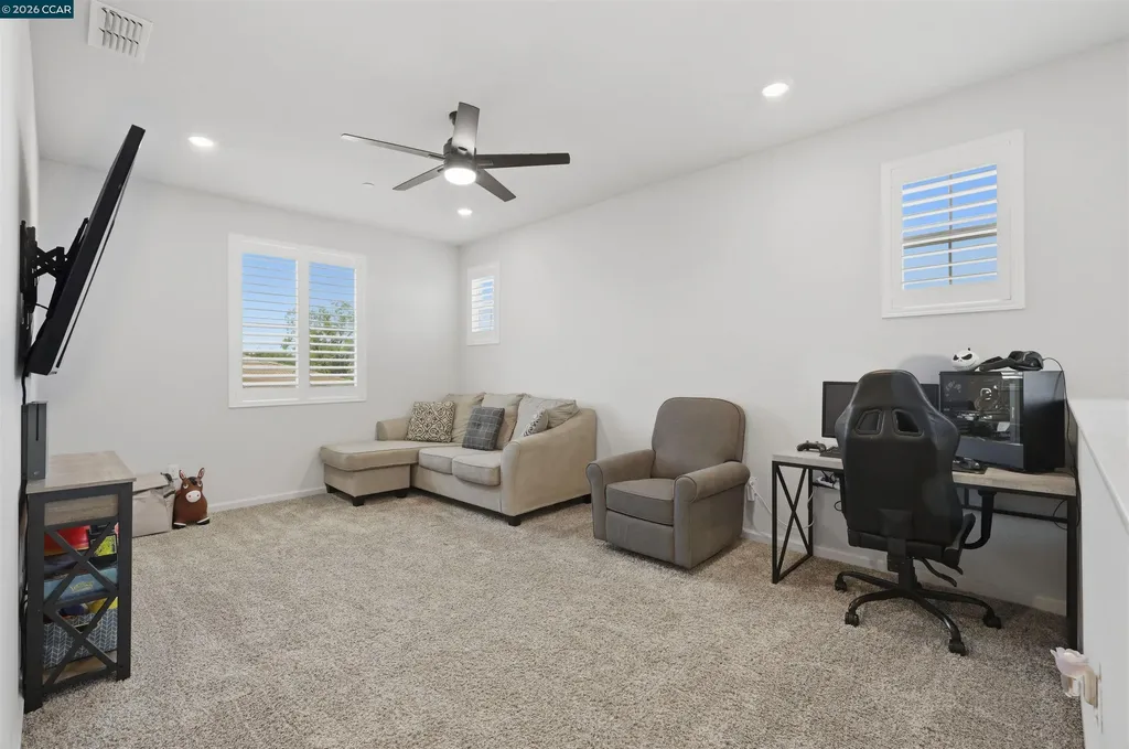 1655 Apricot Court Dixon CA 95620