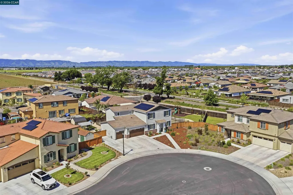 1655 Apricot Court Dixon CA 95620