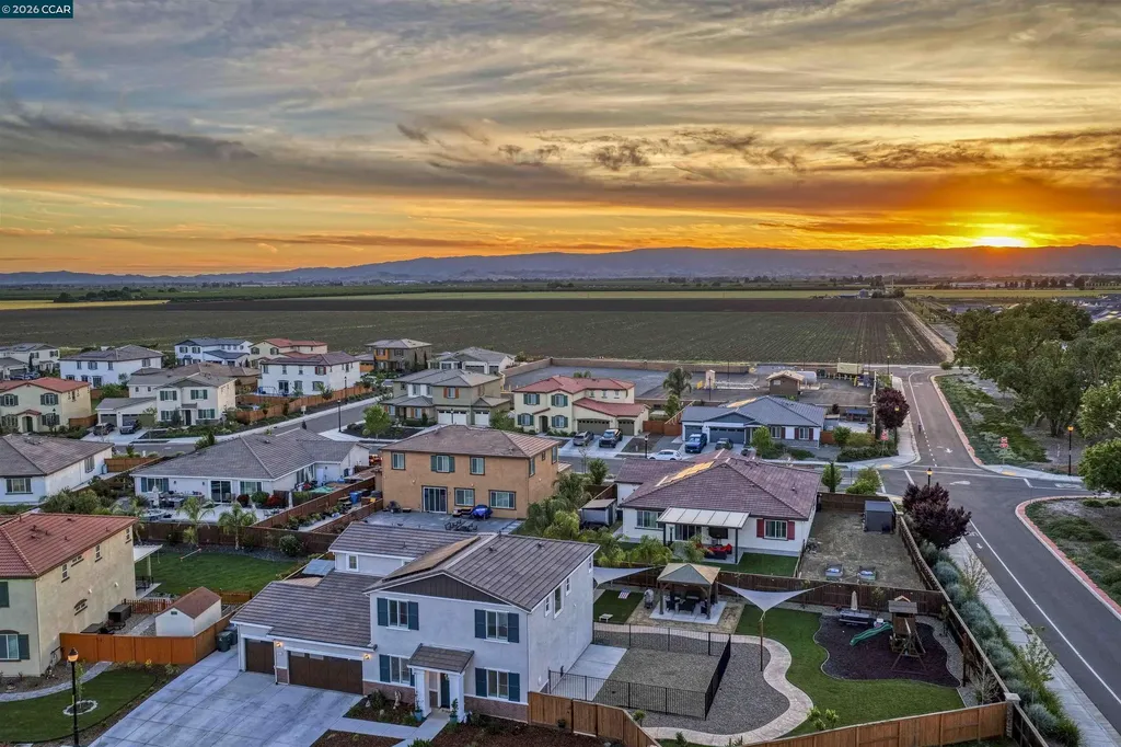 1655 Apricot Court Dixon CA 95620
