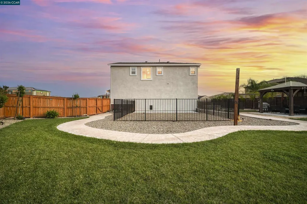1655 Apricot Court Dixon CA 95620