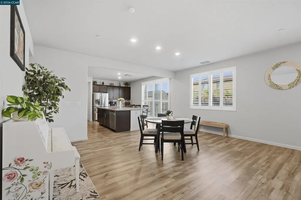 1655 Apricot Court Dixon CA 95620