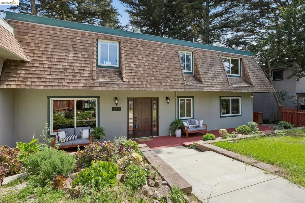 18 North Circle Oakland CA 94611