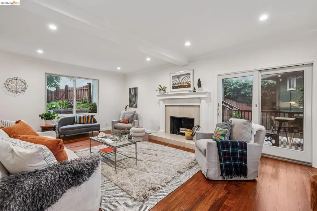 18 North Circle Oakland CA 94611