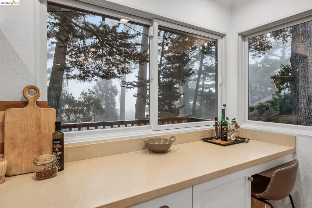 18 North Circle Oakland CA 94611