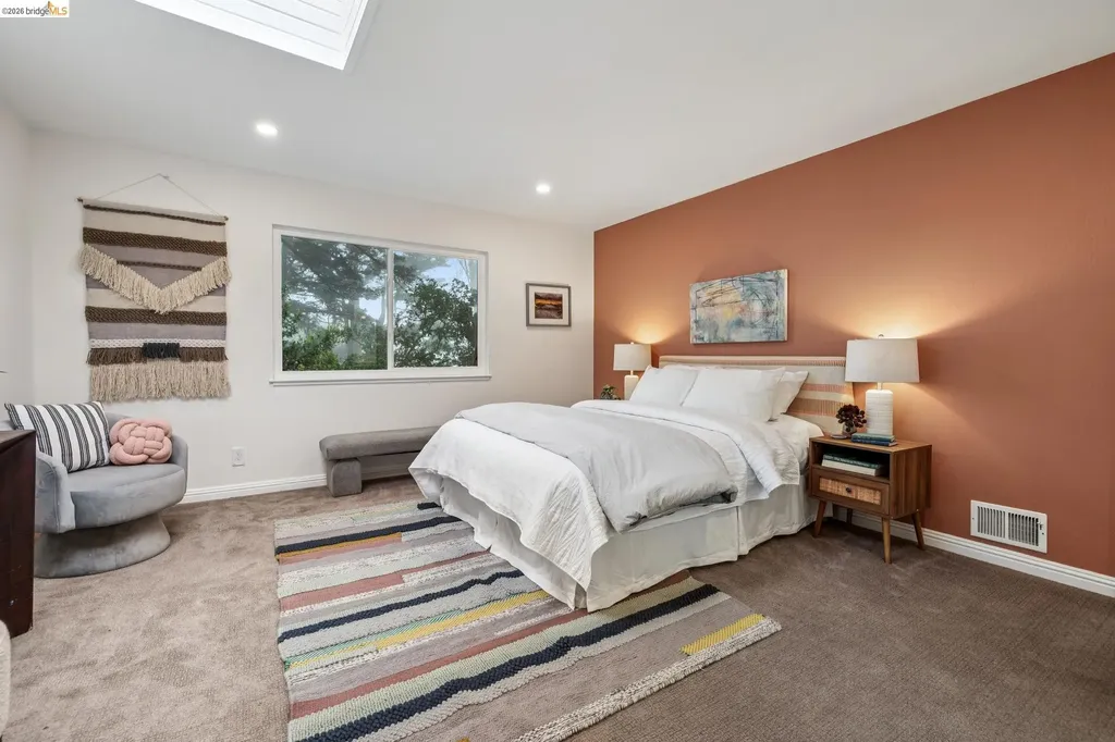 18 North Circle Oakland CA 94611