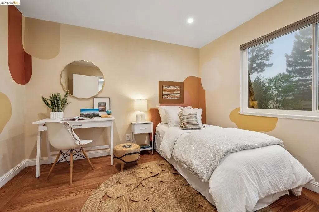 18 North Circle Oakland CA 94611