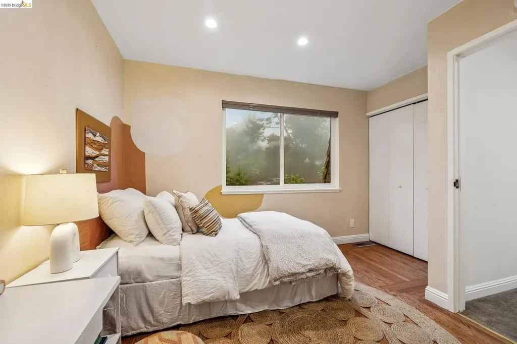 18 North Circle Oakland CA 94611