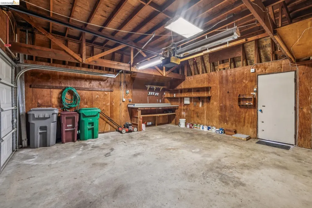 18 North Circle Oakland CA 94611