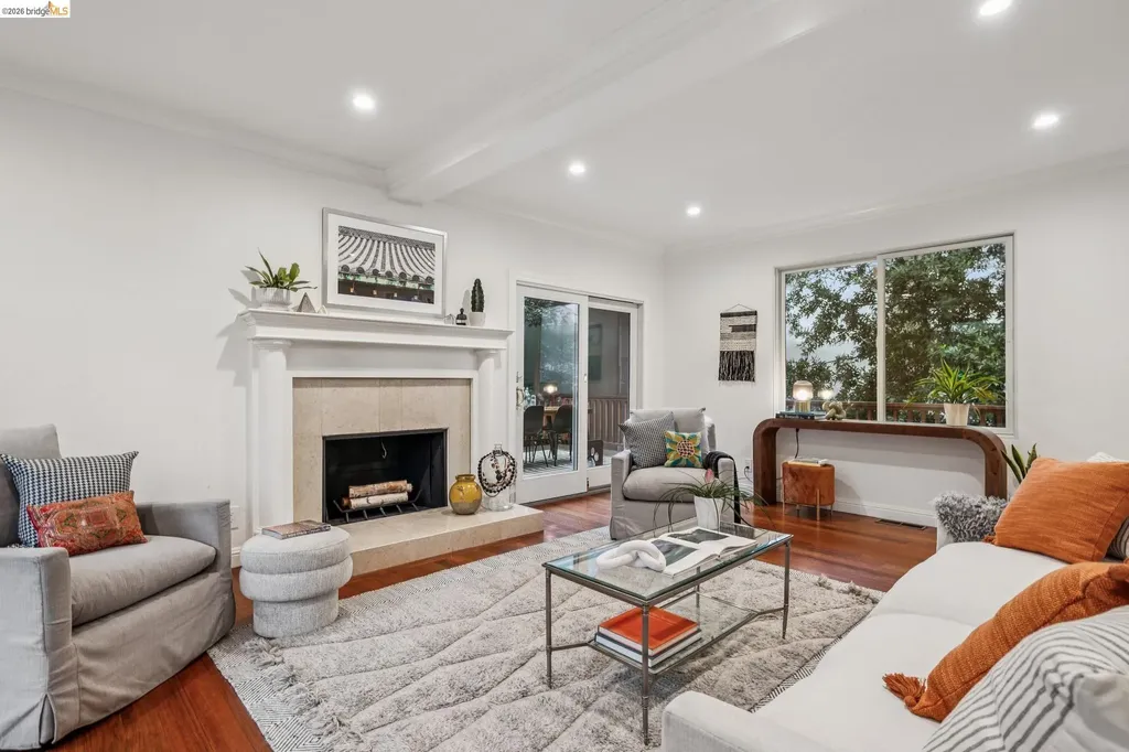 18 North Circle Oakland CA 94611