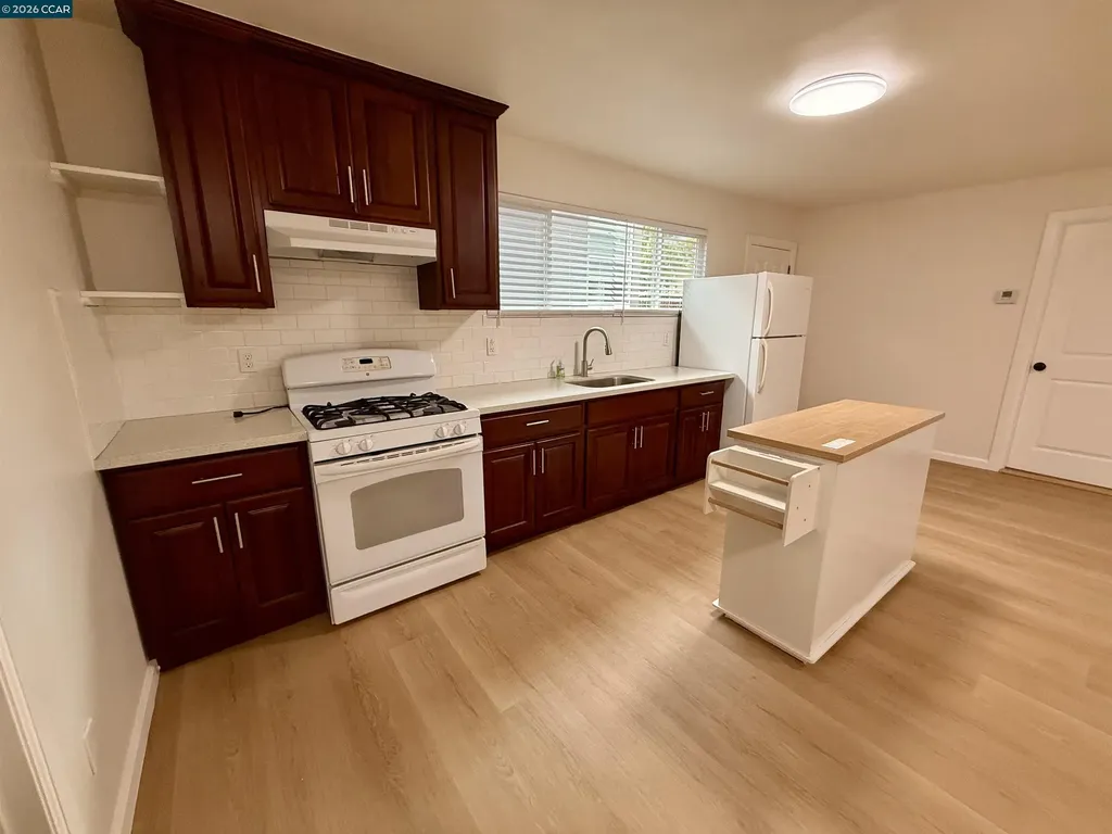 2100 94th Avenue Oakland CA 94603