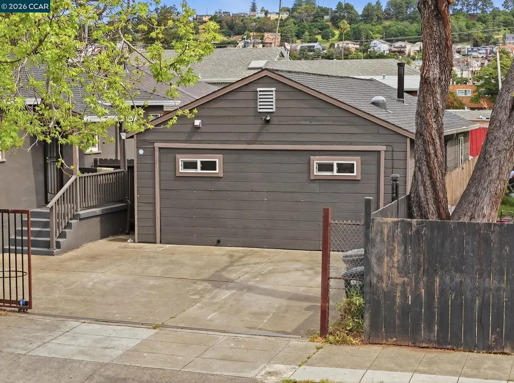 2100 94th Avenue Oakland CA 94603
