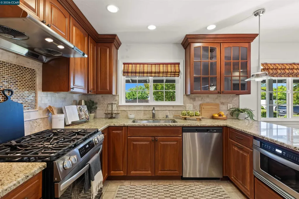 1724 Carriage Drive Walnut Creek CA 94598
