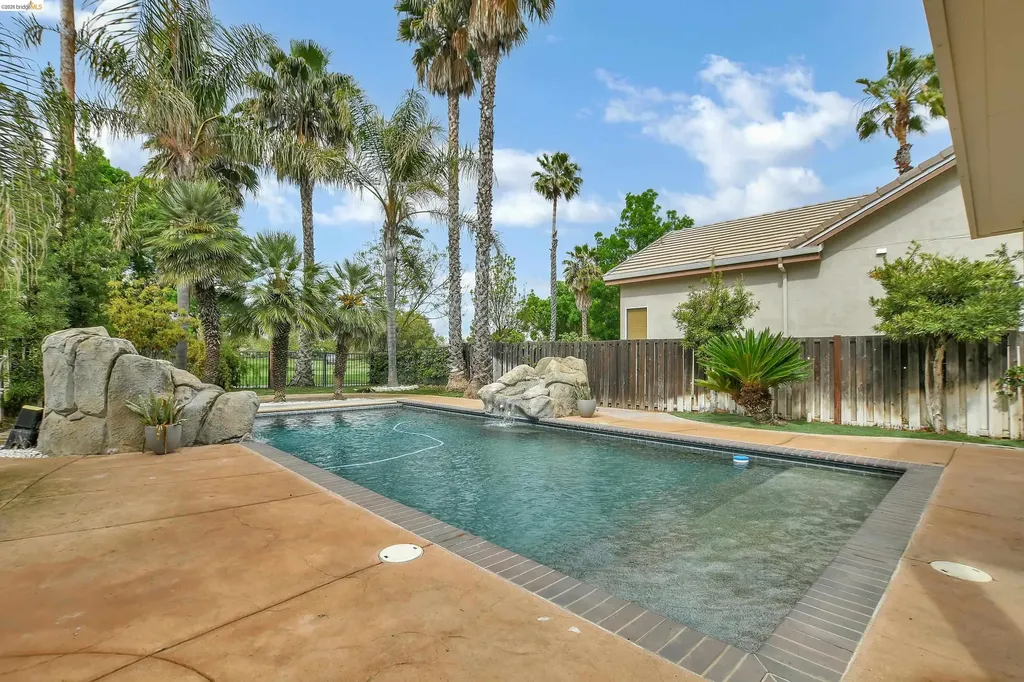 5460 Azure Court Discovery Bay CA 94505