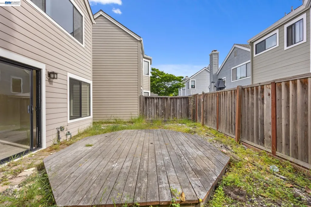 1068 Foster Street Alameda CA 94502