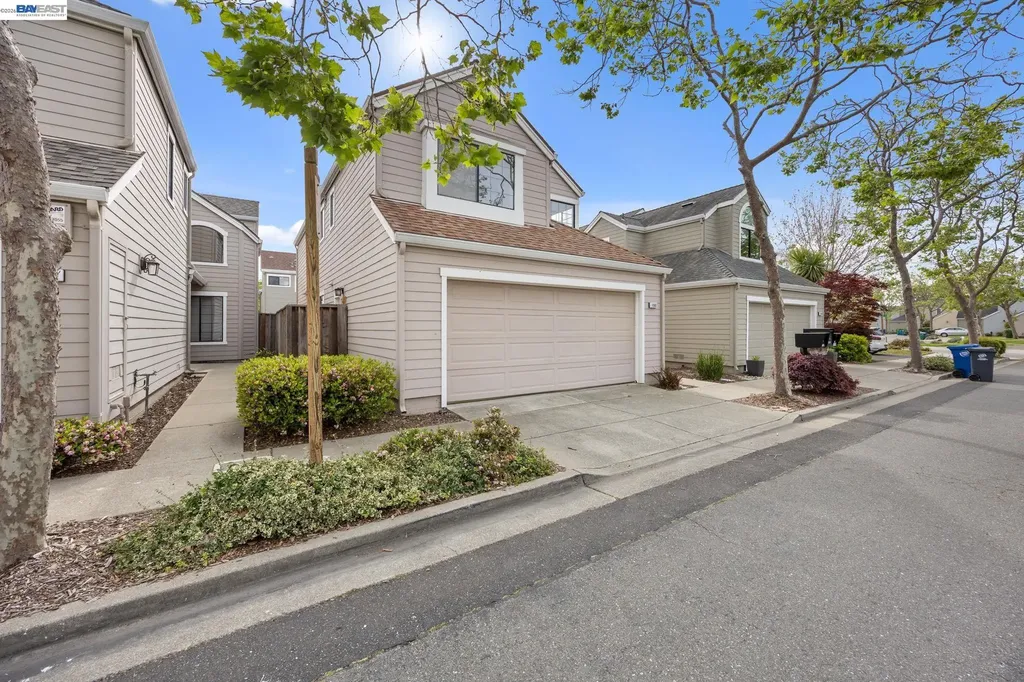 1068 Foster Street Alameda CA 94502