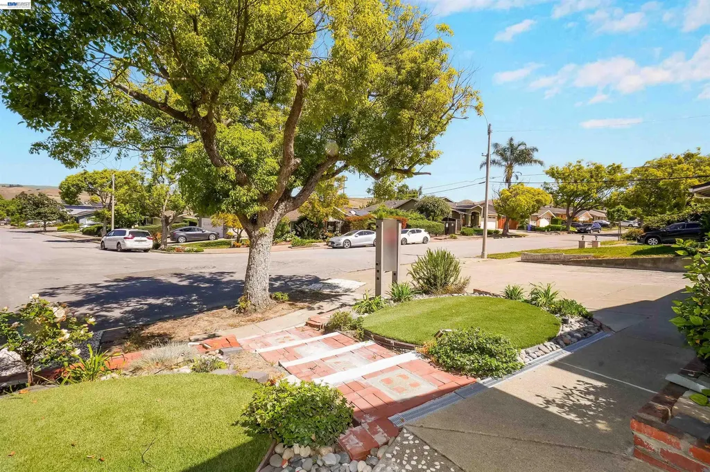 2076 Mento Drive Fremont CA 94539