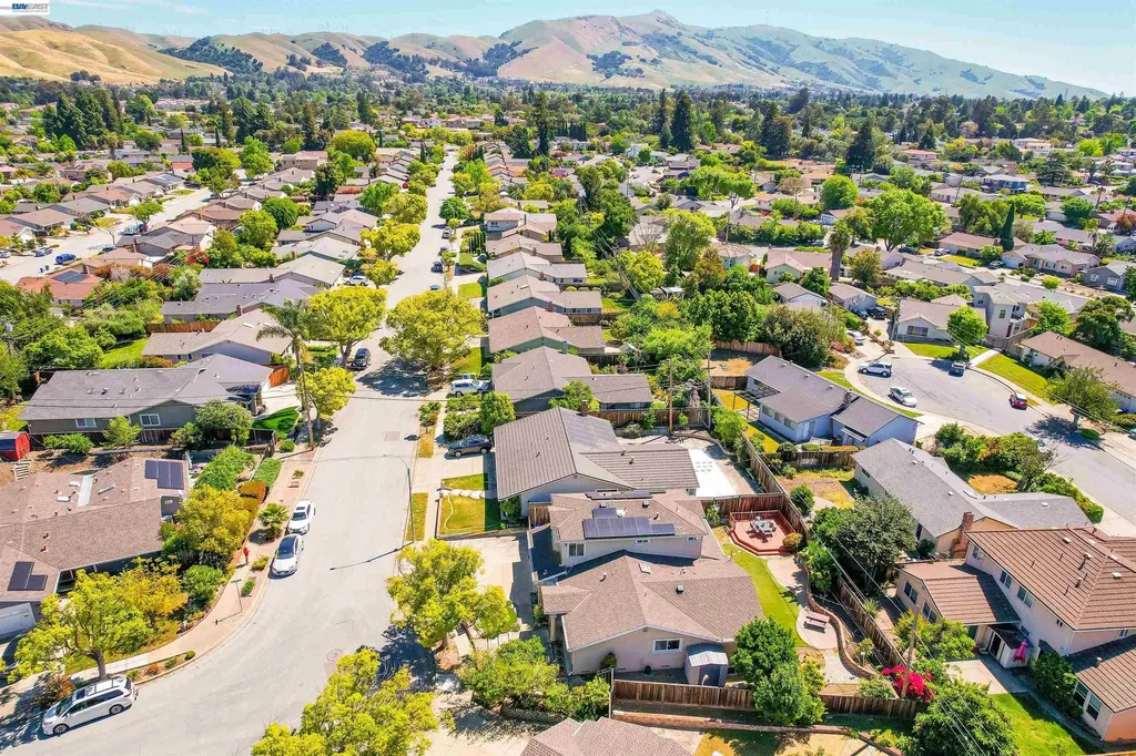 2076 Mento Drive Fremont CA 94539