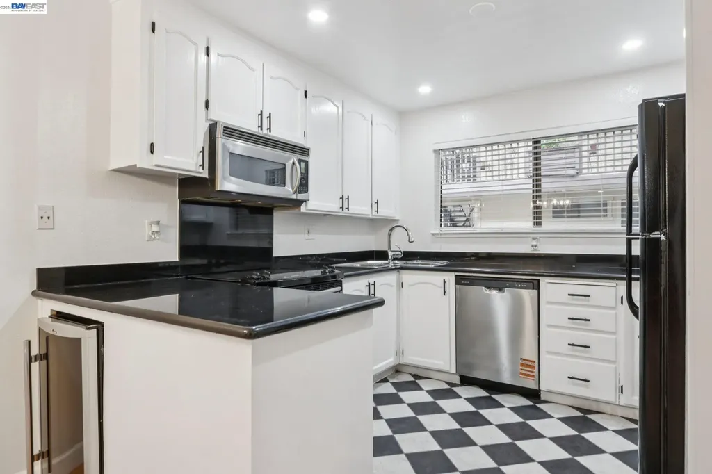 99 Cleaveland Road Pleasant Hill CA 94523