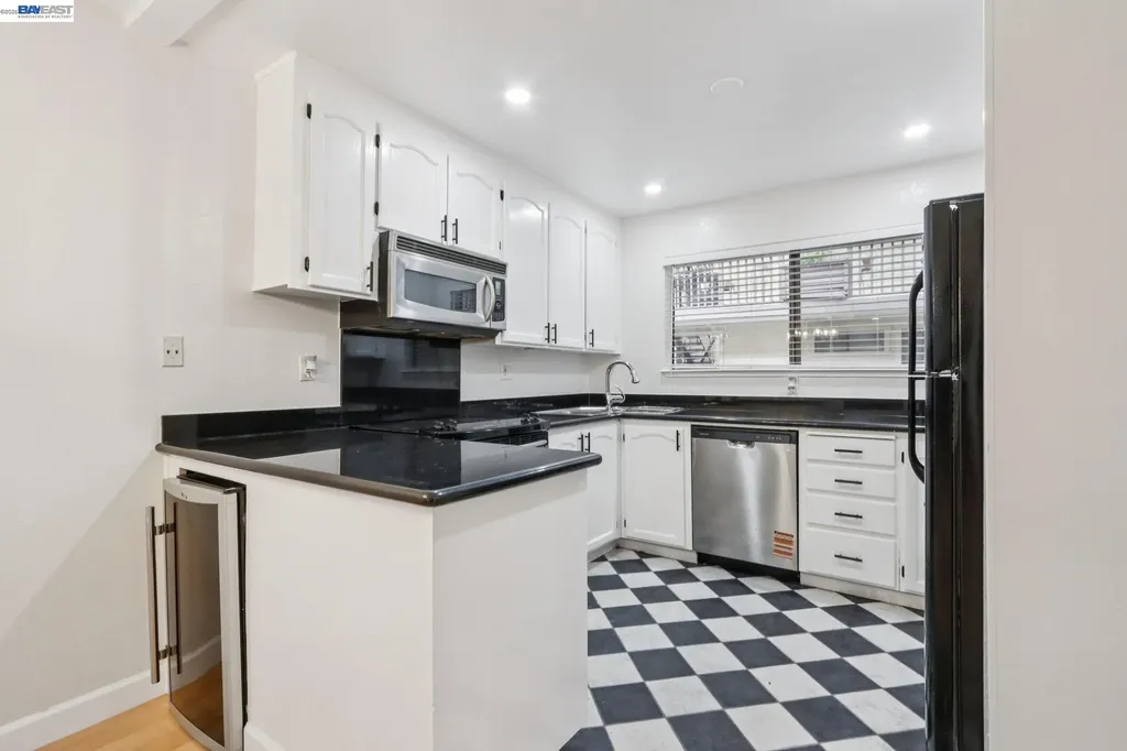 99 Cleaveland Road Pleasant Hill CA 94523